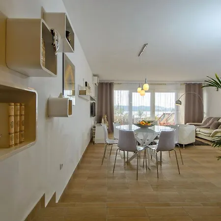 Apartment Sunrise *